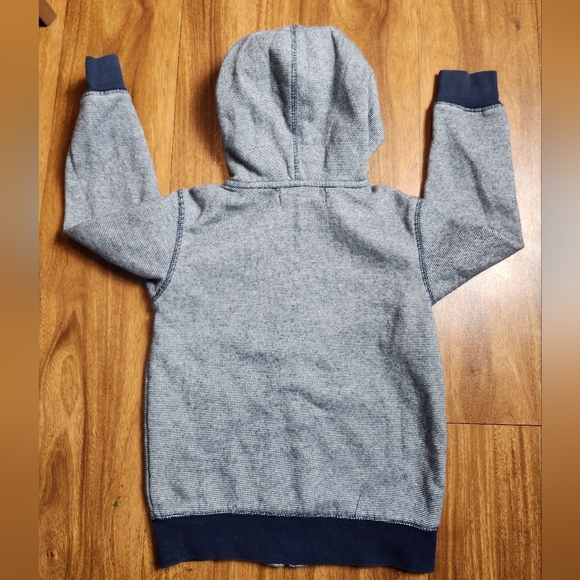 H&M Soft Sweatshirt Jacket With a Motif At Front. Lined hood. zip at front - Picture 4 of 6